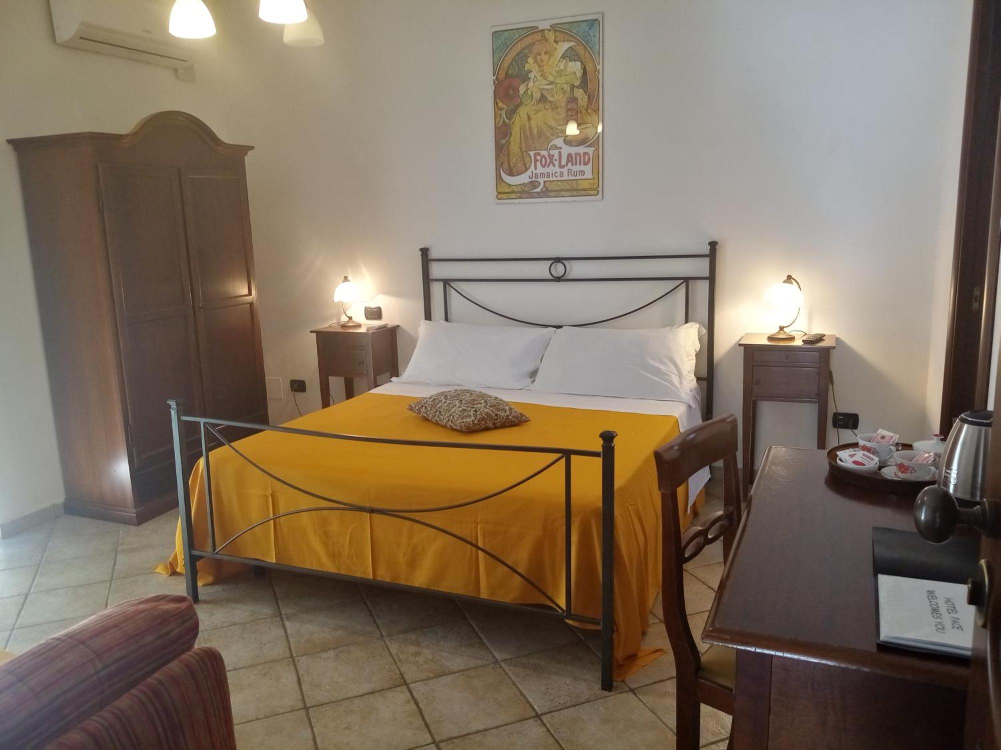 Hotel Pace بومبيي المظهر الخارجي الصورة